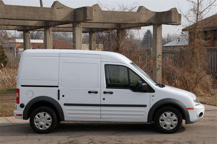  Ford Transit Connect 2010 года  (фото 38 из 109)